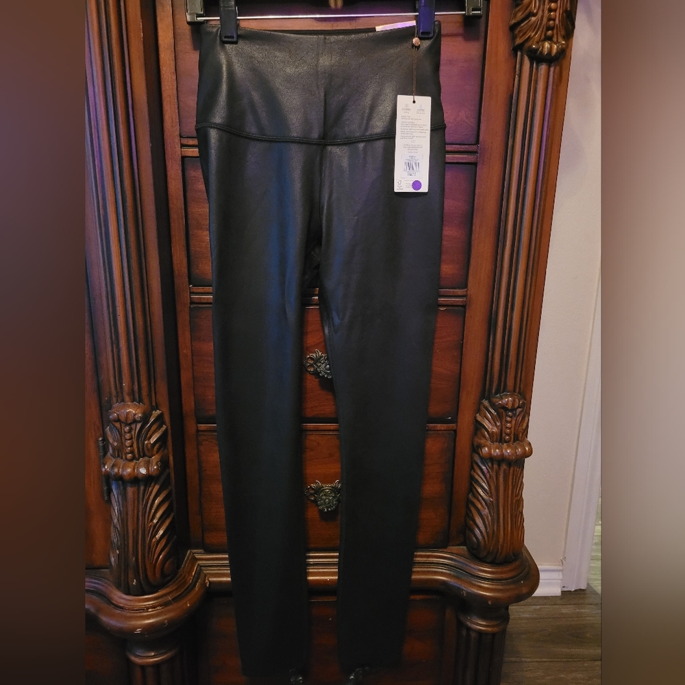 *NWT* Calia by Carrie Underwood Faux Leather Power Sculpt Legging Small Pure BLK